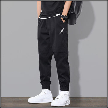 Men's Tapered Cargo Joggers with Elastic Waist and Zip Cuffs