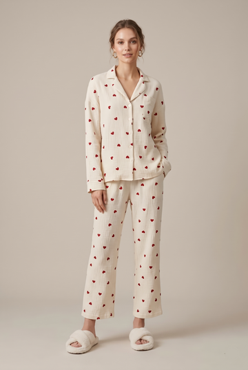 Women's Two-Piece Pajama Set Heart Print Relaxed Fit