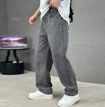 Men's Relaxed Fit Straight Leg Denim Jeans - Full Length